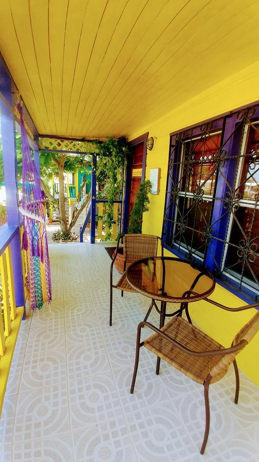Yocamatsu Bed & Breakfast Caye Caulker Exterior photo